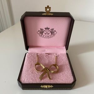 Brand new JUICY COUTURE bow necklace